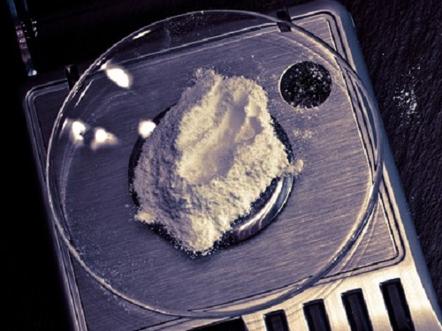 В центре Омска задержали мужчину с наркотиками