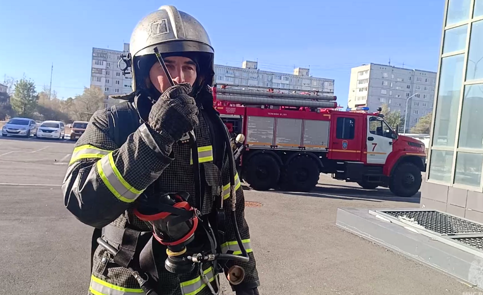 Омские спасатели провели тренировку по тушению пожара на 20-м этаже