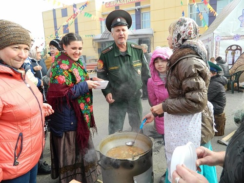 Казаки Омска приготовят уху