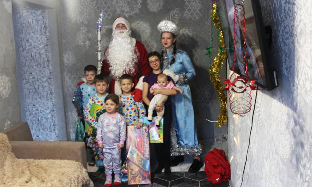 В Кировском округе прошла акция для юных омичей «Новый год стучится в двери» 