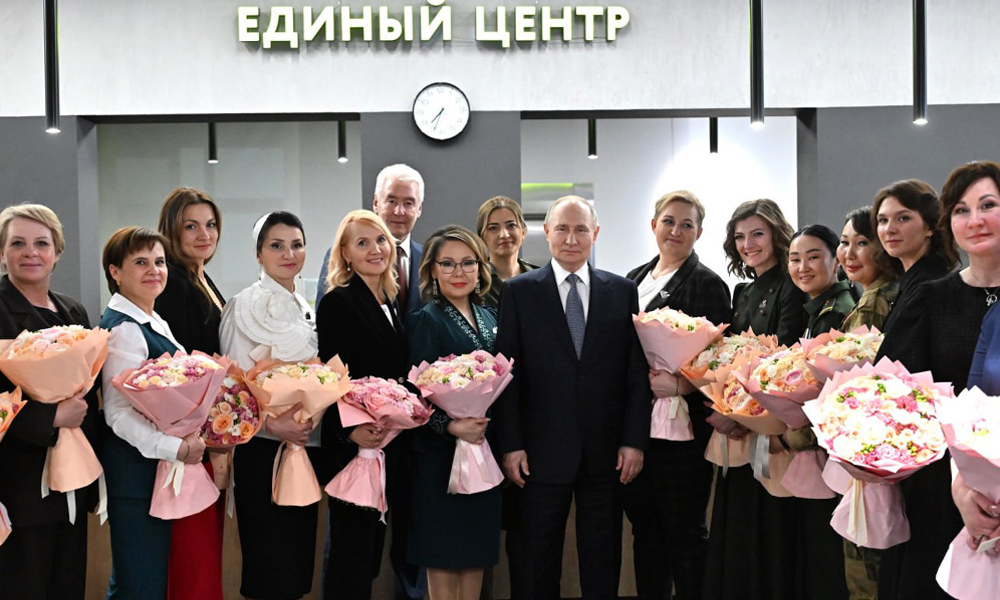 Владимир Путин встретился с женщинами – сотрудницами фонда «Защитники Отечества», участницами и ветеранами СВО