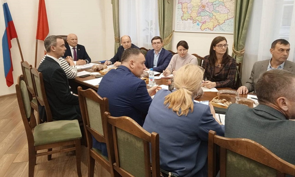 Николай Дрофа: «Провели совещание по вопросу продвижения хлеба из фиолетовой пшеницы в социальные учреждения и торговые сети Омской области»