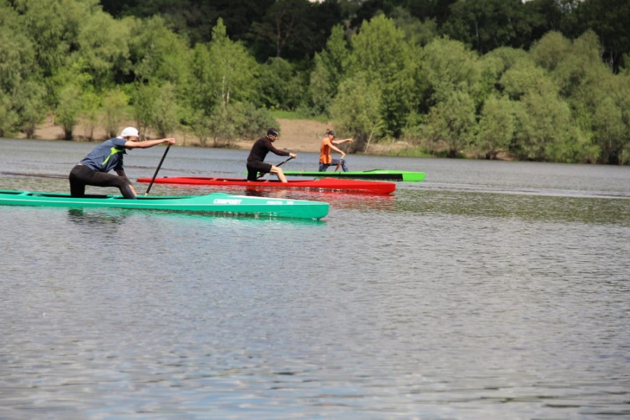 В Омске состоялись соревнования по гребле на байдарках и каноэ