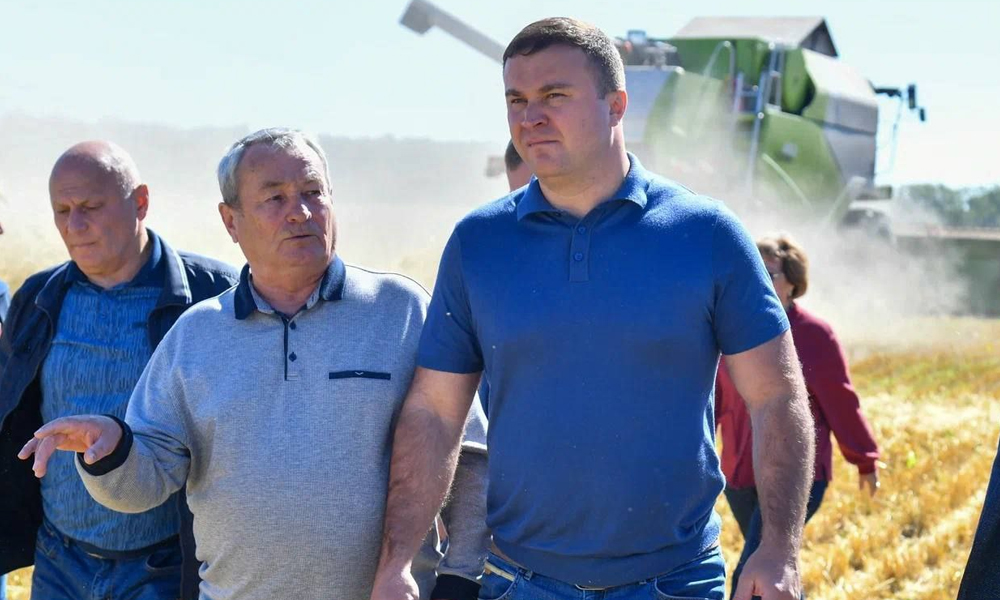 Виталий Хоценко оценил ход уборочной кампании в Черлакском районе