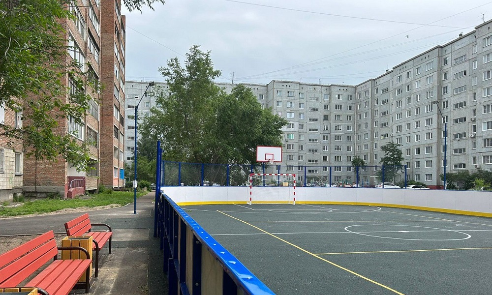 Новые детские площадки в Ленинском округе Омска планируют сдать в эксплуатацию раньше заявленного времени