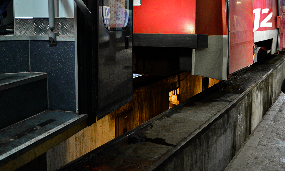 В Амурском посёлке продолжаются ремонтные работы на трамвайных путях