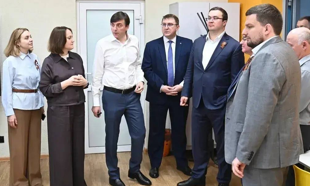 Виталий Хоценко и Сергей Кравцов проверили ход модернизации системы образования в Омске