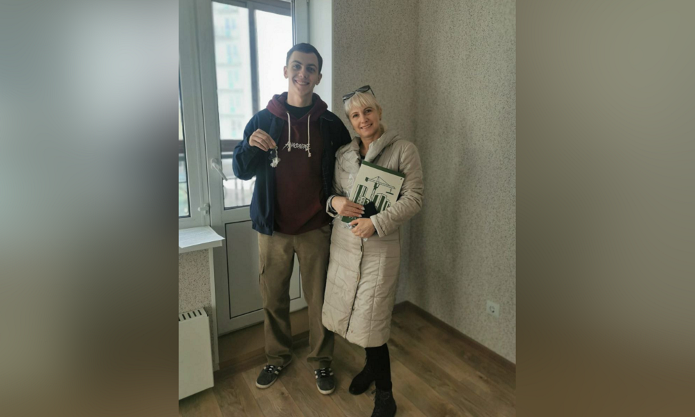 Омичи переезжают из аварийного жилья в новостройки в посёлке Биофабрика