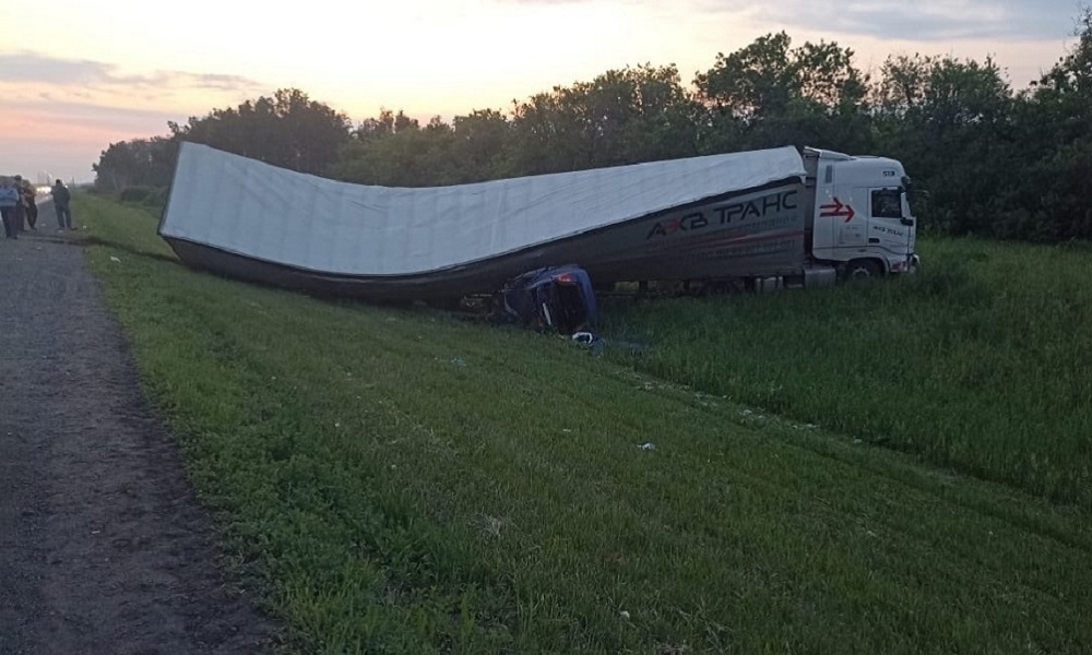 В жутком ДТП на трассе Омск-Тюмень погибла семья