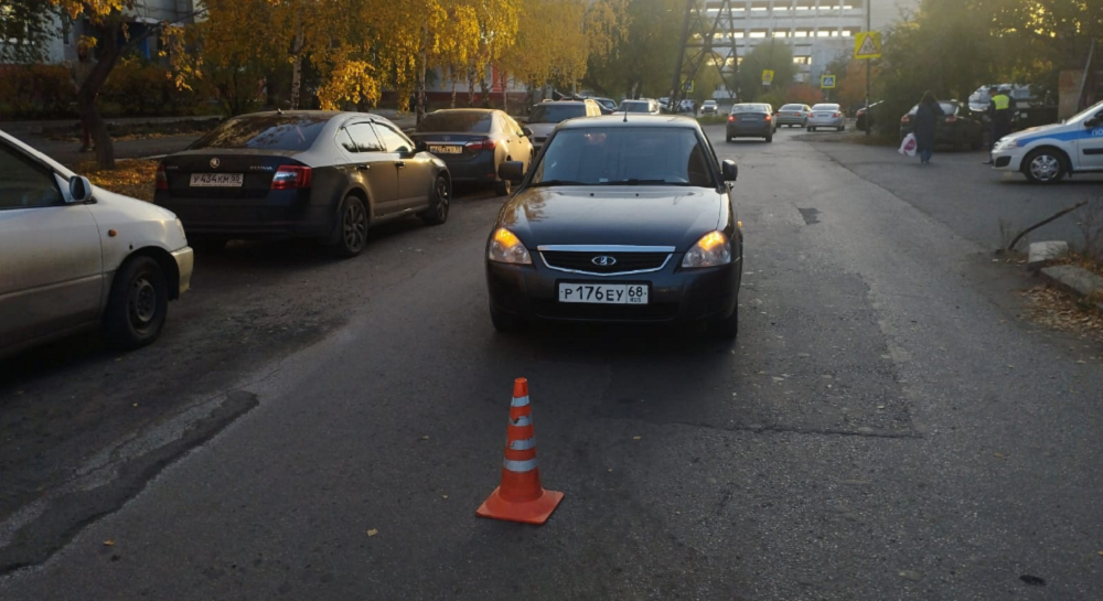 В Омске автомобиль сбил двух восьмилетних девочек