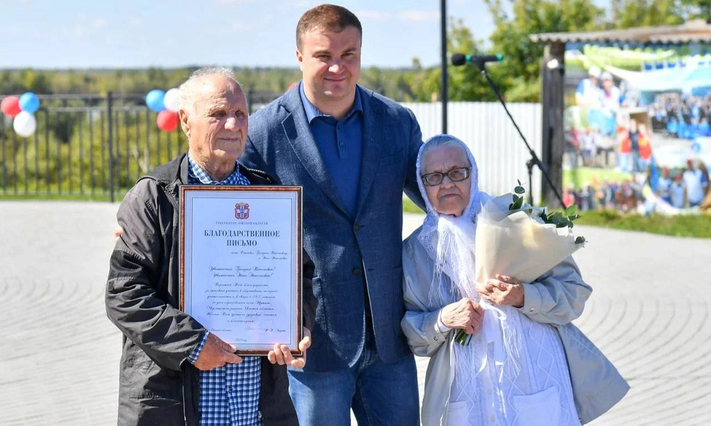 Виталий Хоценко оценил масштабное благоустройство села Иртыш