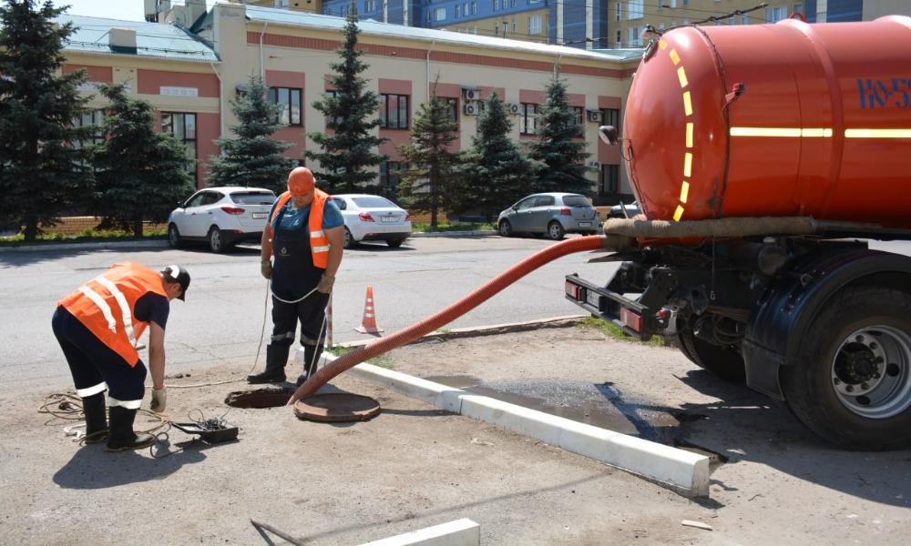Этим летом омский водоканал обновит около 9 км трубопроводов во всех районах города