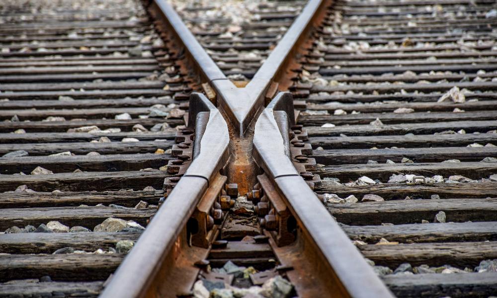 В Омской области из-за аномальной жары могут деформироваться рельсы