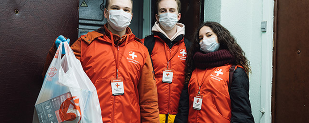 Правительство РФ утвердило выплаты волонтёрам, работающим в эпидемию