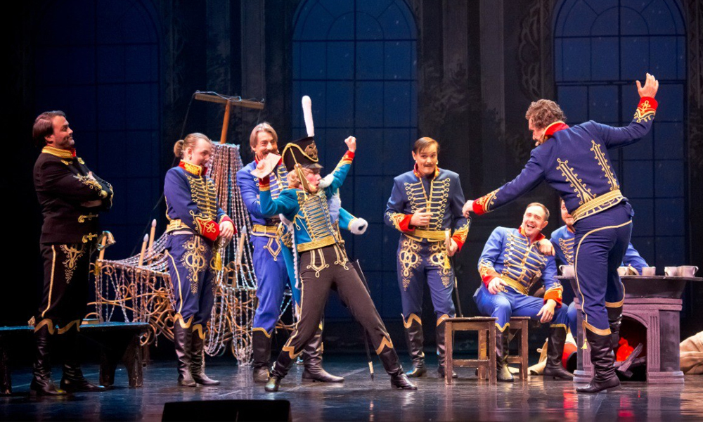 Омский музыкальный театр покажет «Гусарскую балладу» в Ночь искусств (12+)