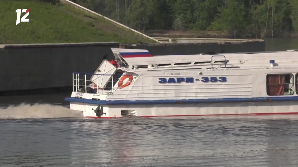 «Паника была в течение первых 10-20 минут»: представитель омского речпорта — о поломке «Зари»