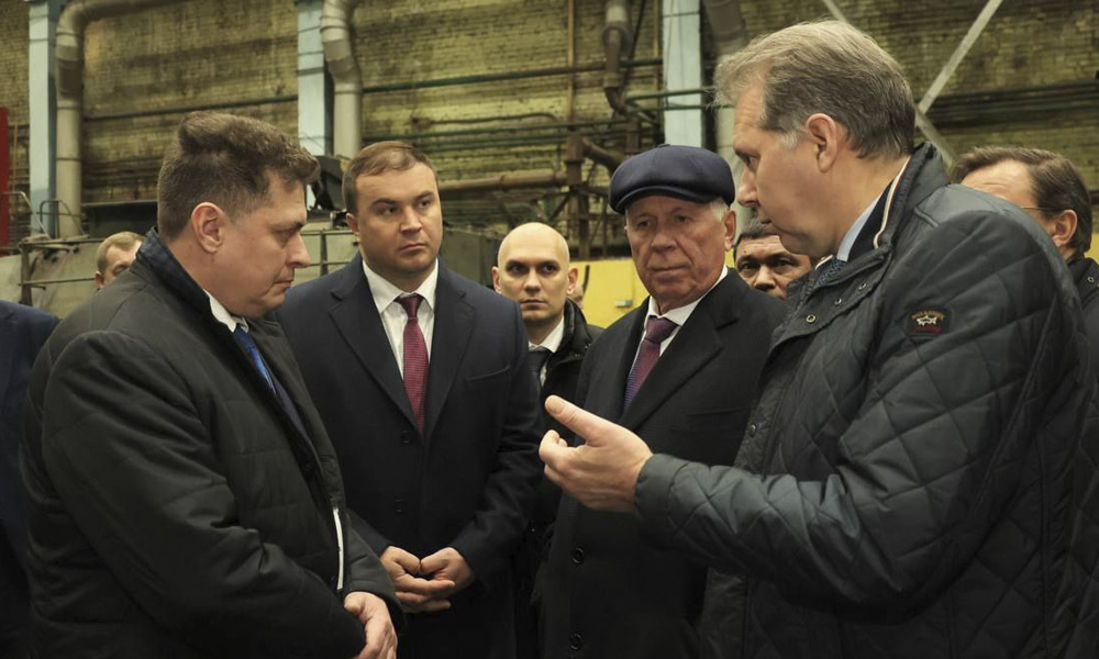 Виталий Хоценко и глава Ростеха Сергей Чемезов оценили работу «Омсктрансмаша»