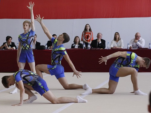 Омские акробаты стали победителями Кубка России