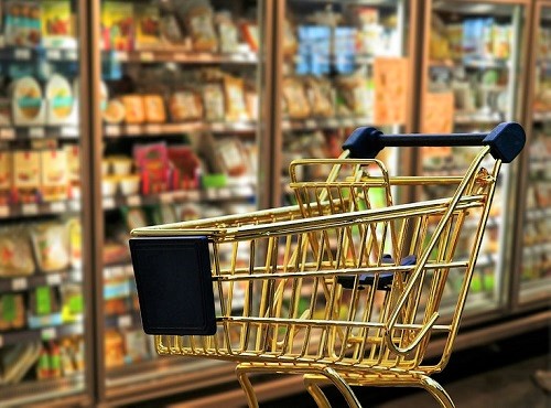 В Омской области одна из самых дешёвых продуктовых корзин, выяснили эксперты