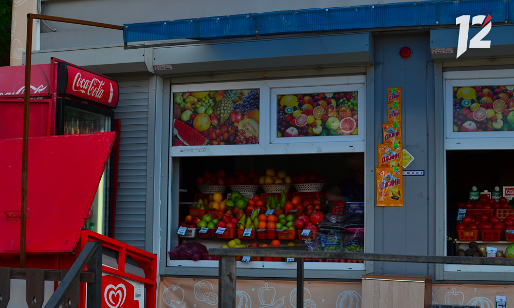 В омских Нефтяниках демонтировали больше 100 торговых киосков 