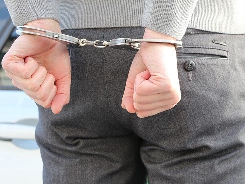 Омские полицейские задержали вора-рецидивиста