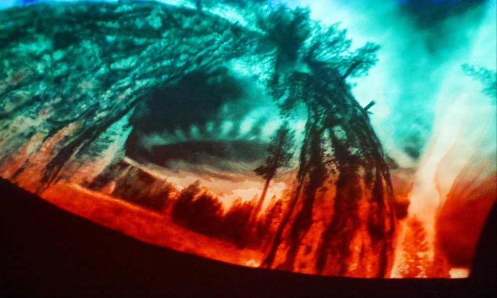 Понаблюдать за Вселенной, не выходя из класса: в школе в Красном Яре появился мобильный планетарий 