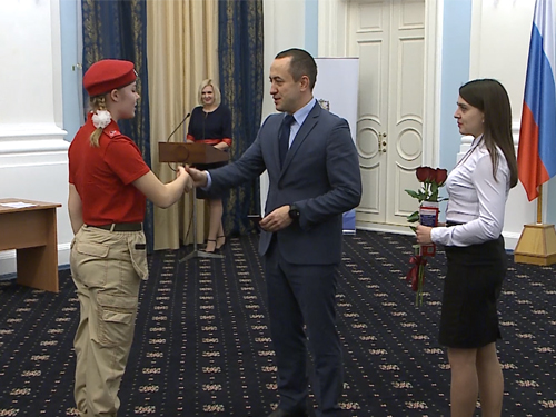 Юным омичам со всей области торжественно вручили паспорта