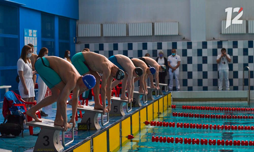 ФОТОРЕПОРТАЖ: Перед чемпионатом СФО лидеры омского плавания показали себя на домашней воде