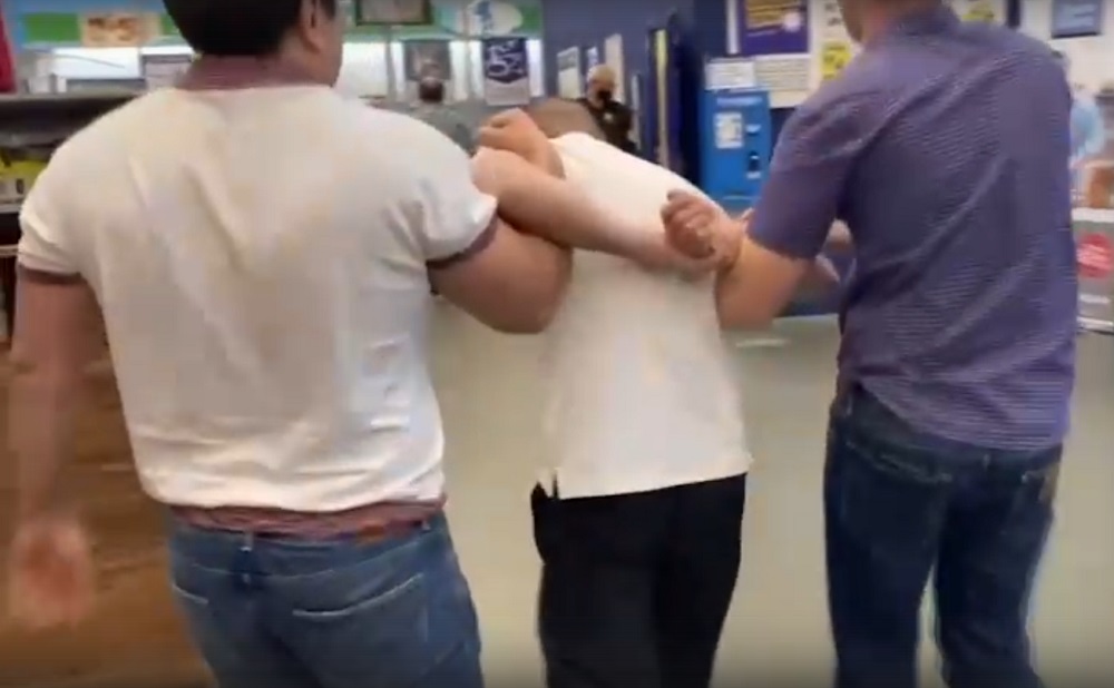 В Омской области осудят мужчин, плативших крупными фальшивыми купюрами