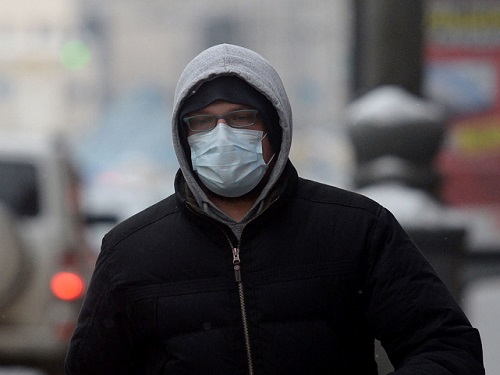 Новосибирец в маске напал на бабушку в Омске