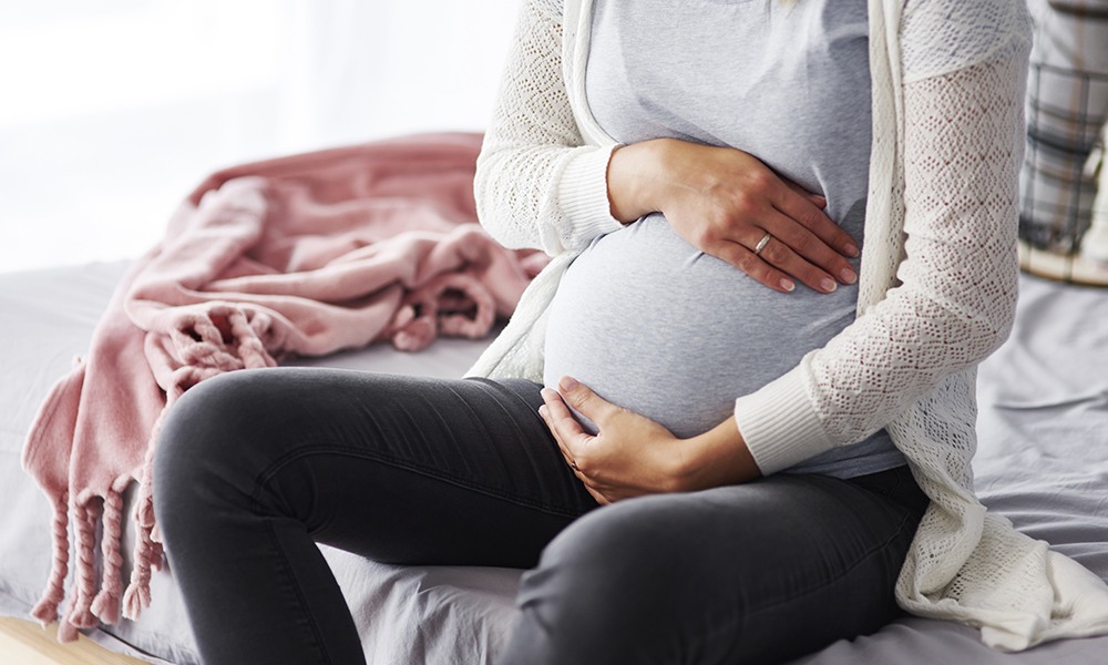 В Омске беременной женщине вернули деньги, которые удержал работодатель