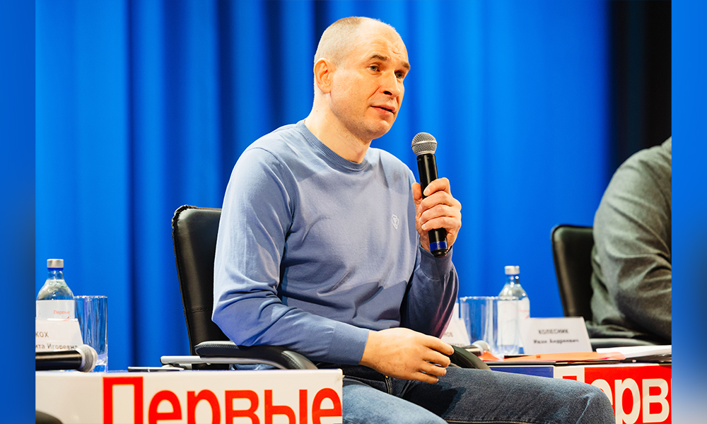 Дмитрий Перминов наградил победителей «Российской школьной весны» в Омске