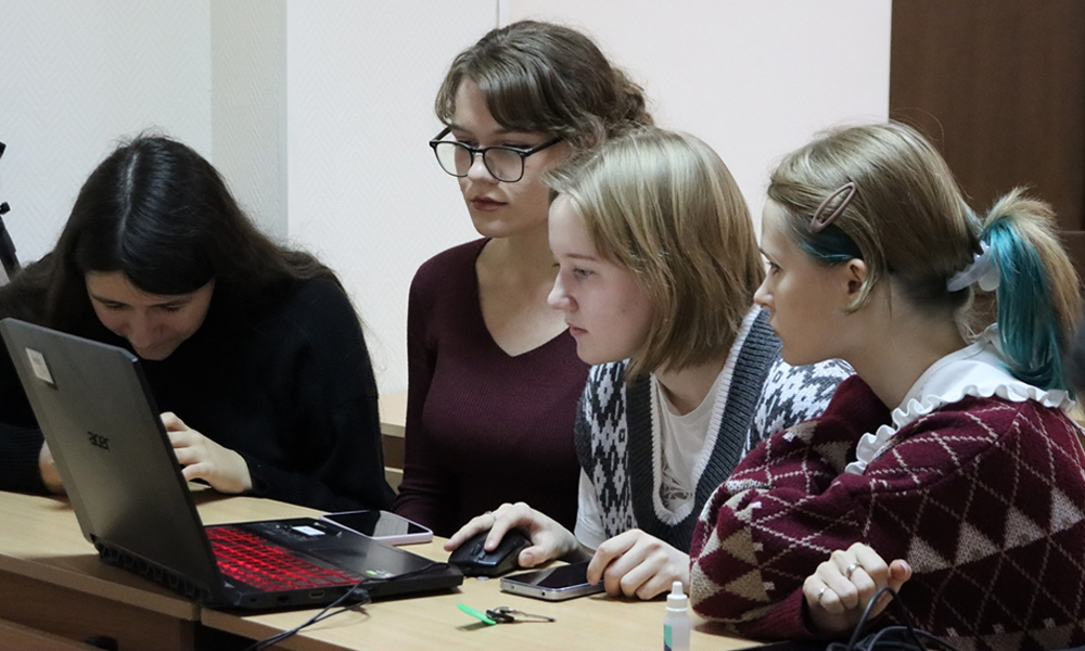 «Единая Россия» провела итоговый медиатренинг для студентов-журналистов ОмГУ