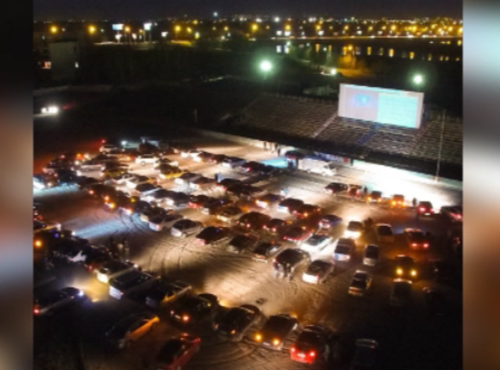 Омич сделал предложение возлюбленной в кинотеатре под открытым небом