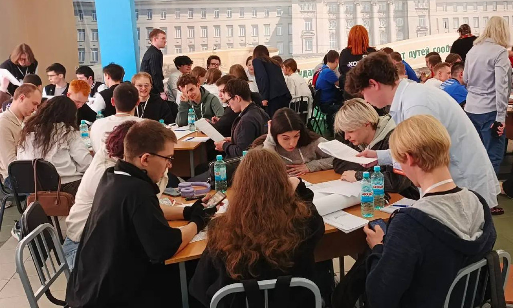 200 омских студентов приняли участие в проекте «Взлётная полоса для молодых профессионалов»