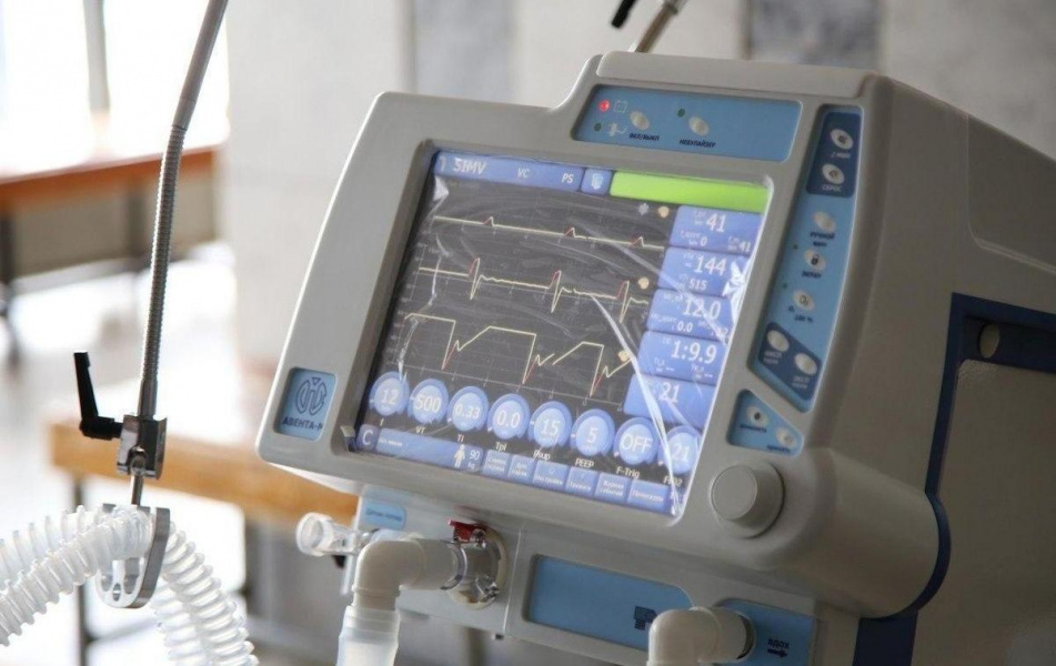 На вооружение врачей БСМП-1 поступили новые аппараты ИВЛ