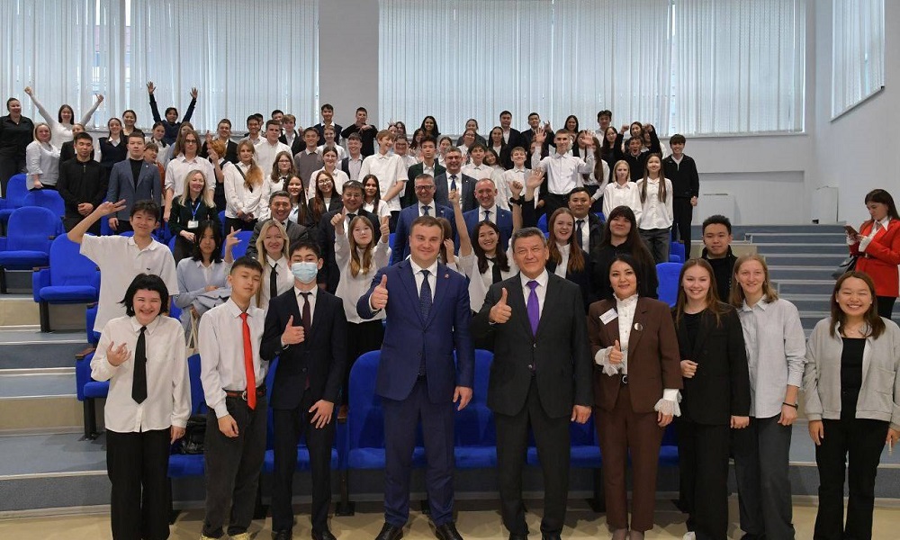 В Петропавловске Виталий Хоценко ответил на вопросы детей