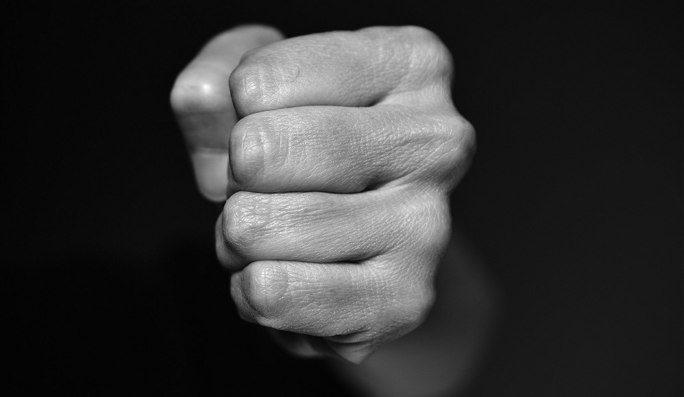 В Омске избрали меру пресечения мужчине, который до смерти избил посетителя бара