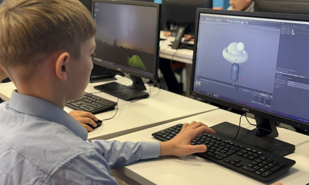 Школьники Омского района осваивают инженерные технологии в «Кванториуме»