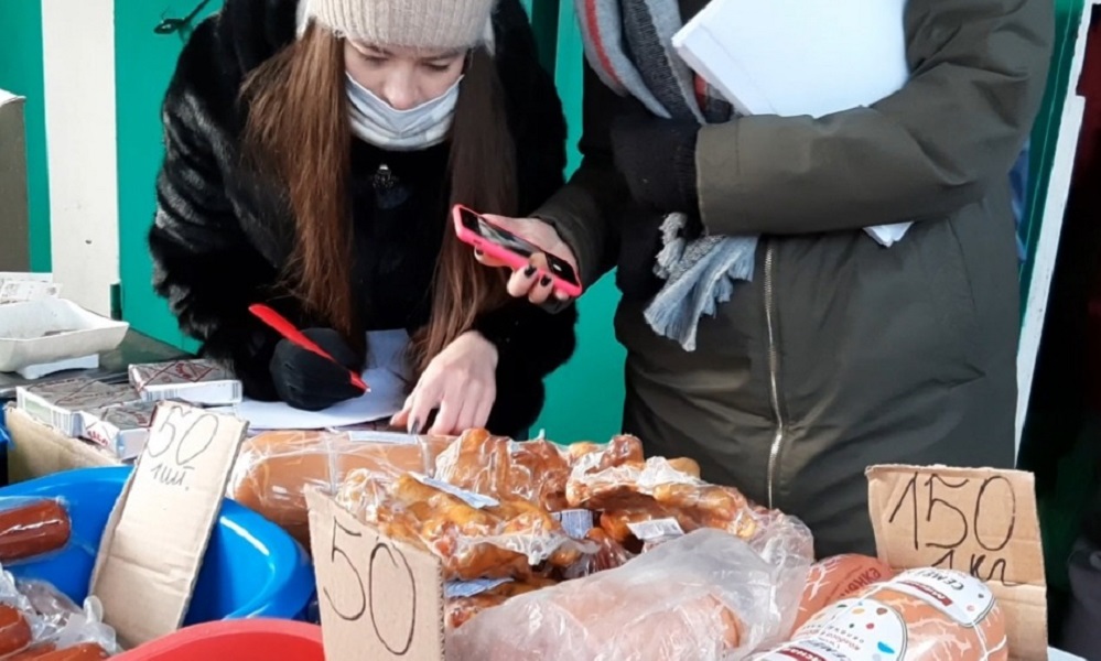 В омской мэрии прокомментировали просрочку на рынке в Ленинском округе