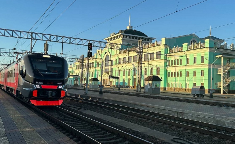 Виталий Хоценко поручил выделить 130 млн рублей на льготные тарифы для пассажиров омских электричек