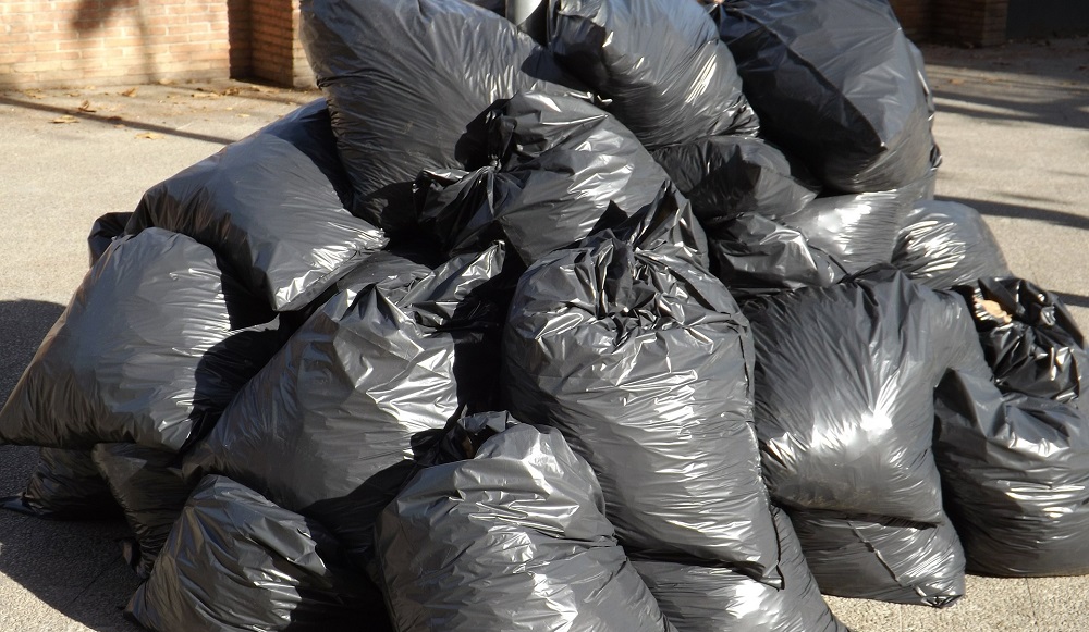 Омичей научат сортировать мусор