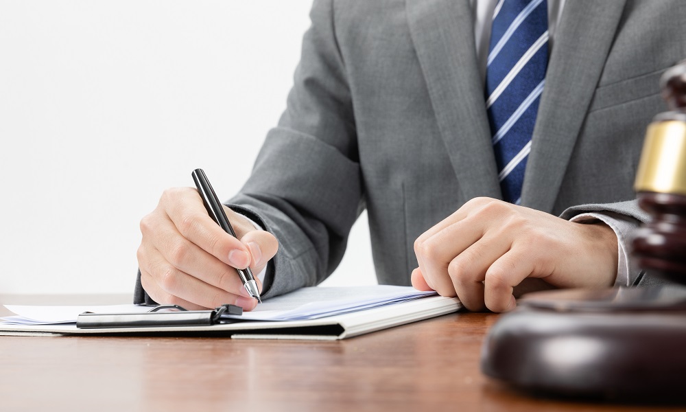 Бесплатная юридическая помощь: кто из омичей имеет на неё право и в каких случаях