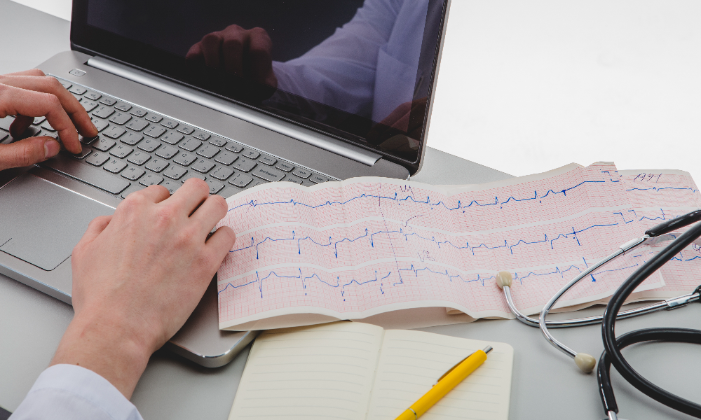 Учёные из Омска выявили причину опасных нарушений ритма сердца у молодёжи