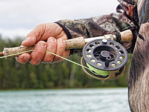 В Омске запретят рыбачить с лодки и в местах массового отдыха людей