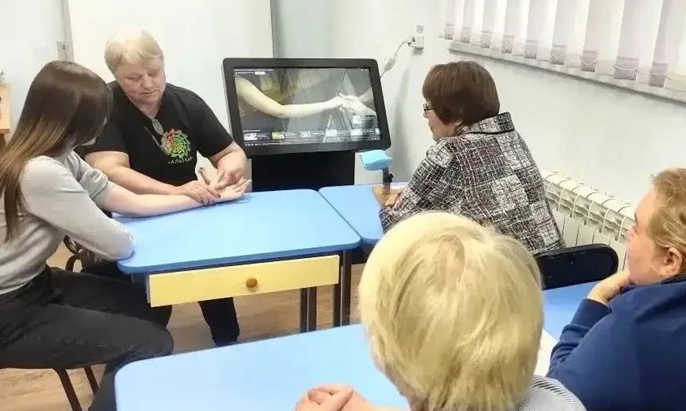 В Знаменском районе открыли «Школу ухода» для родственников лежачих больных