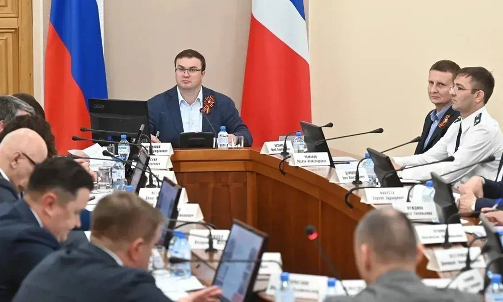 Виталий Хоценко оценил ход строительства социальных объектов в Омске и районах области