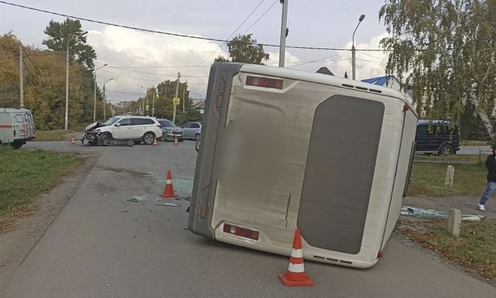 Омичка предстанет перед судом после ДТП с опрокинутой газелью