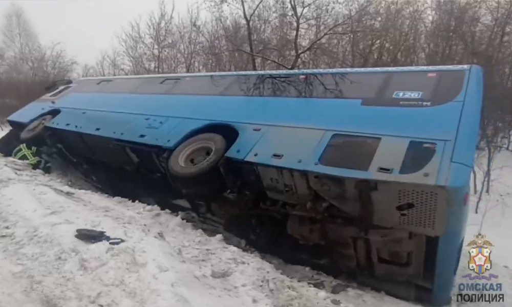 В деревне Березянка Омского района произошло ДТП с участием пассажирского автобуса
