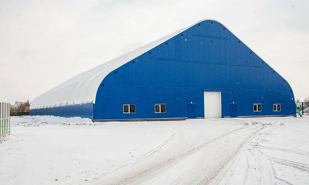 Виталий Хоценко поручил выделить 29 млн рублей на завершение строительства хоккейного корта в Таврическом районе